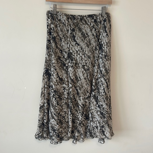 🌸Spense mid calf length skirt with elastic waistband - Picture 4 of 11